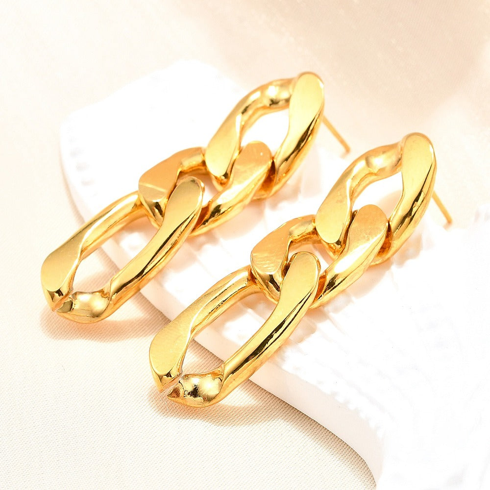 Aretes colgantes con cadena curvada