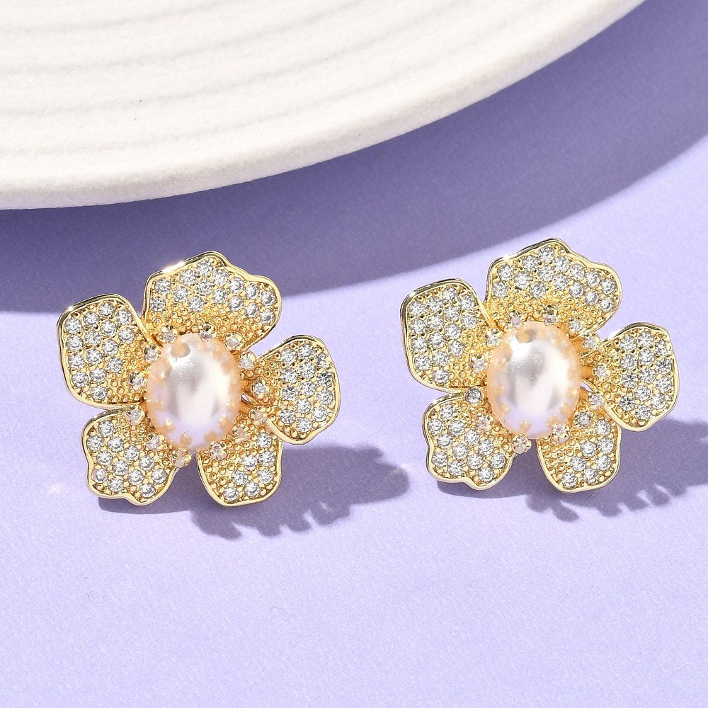 Aretes de Flores circonita cúbica transparente