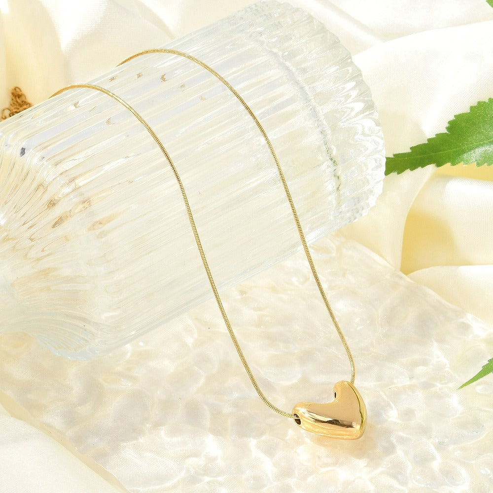 Cadena de serpiente con colgante de corazón