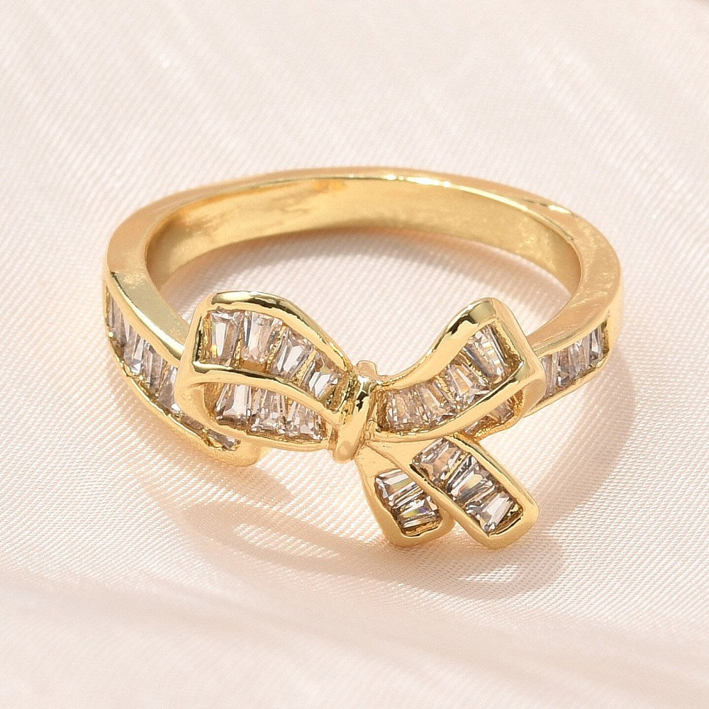 Anillo de lazo de circonita cúbica