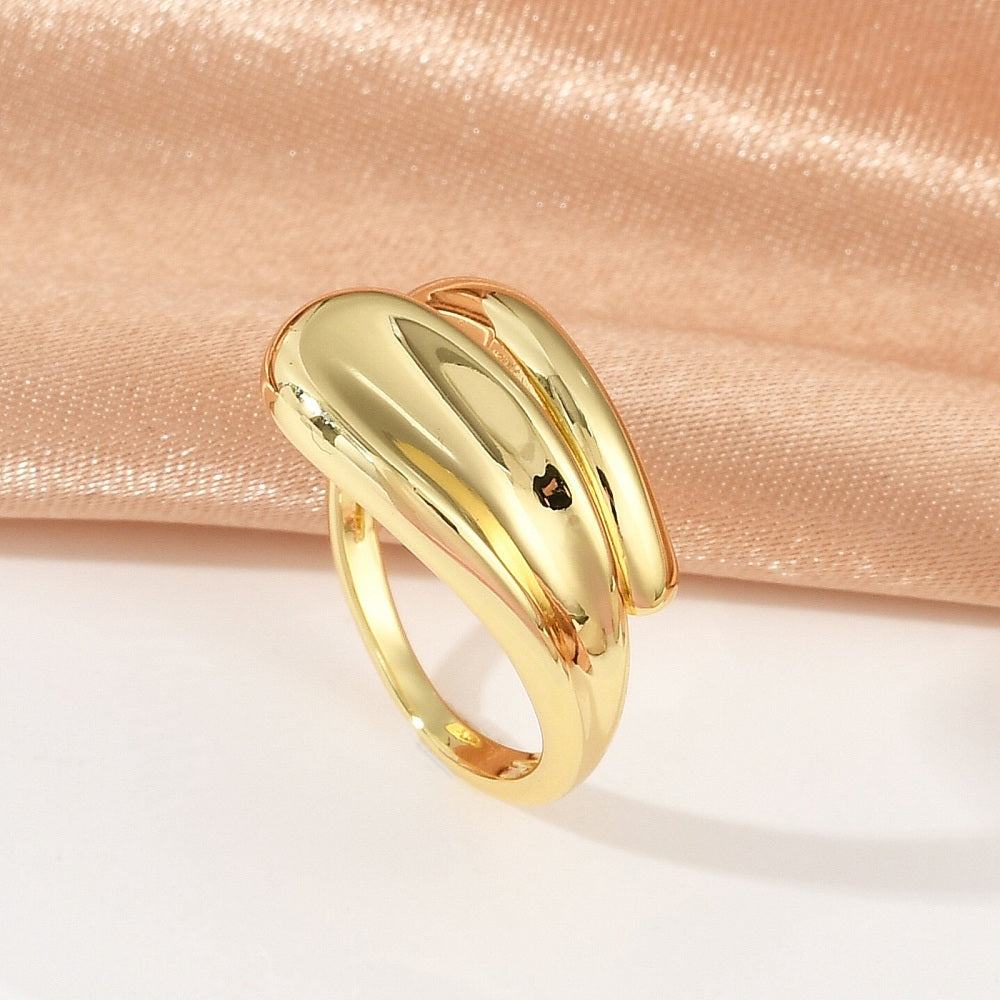 Anillo con forma de lágrima